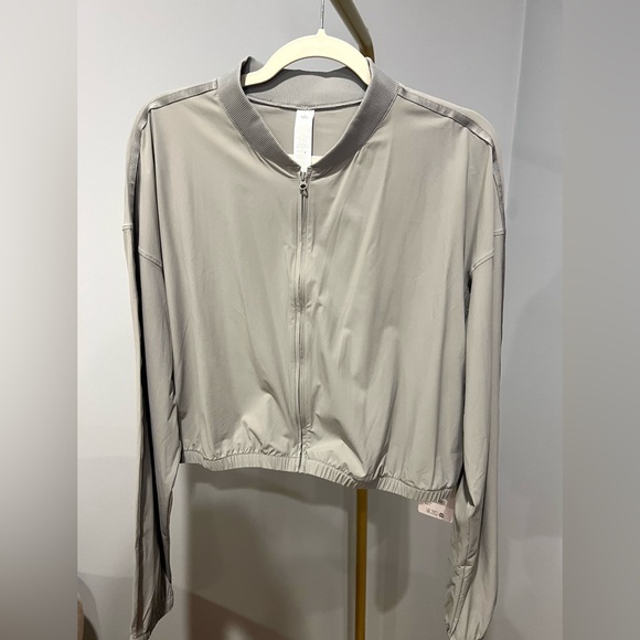 NWT ALO CROPPED BREEZY FULL-ZIP COVER UP - Picture 2 of 4